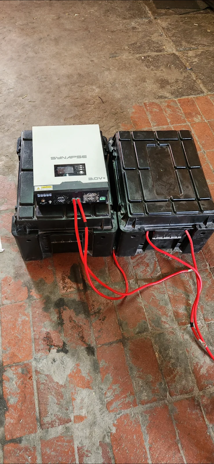 INVERTER 3KW and 4 ×12v/100am solar batteries 